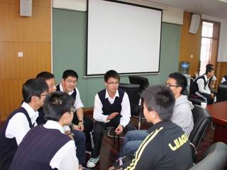 20091106新加坡华侨中学师生与少年部学生交流