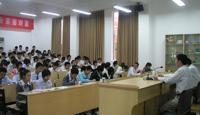深入学生、指导学生生活