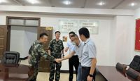 天一中学慰问部队  军民共建情谊深