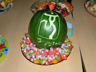 20081125我校举办第六届校园美食节水果拼盘比赛