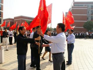 20091026关于表彰08-09下学期常规先进班集体和09—10学年九月常规先进班集体的决定