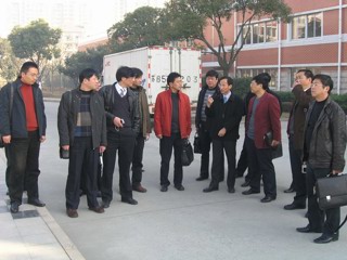 20081210海门市教育考察团来校考察交流