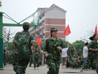 20090820天一中学2009级新生军训——紧急疏散演练