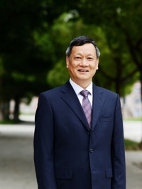 江苏省天一中学党委书记冯朴