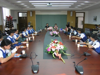 20060623新加坡圣婴女中（圣若瑟）来校访问交流1