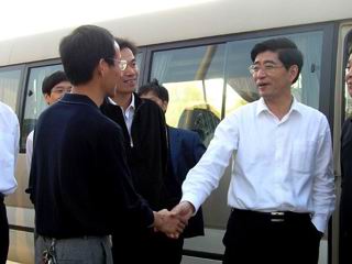 20051011毛小平市长视察我校
