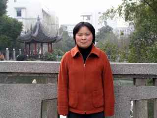 过新艳