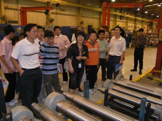 20081031我校科技教育开始走向国际化