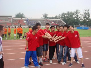 20120800江苏省天一中学八位同学参加北大清华夏令营